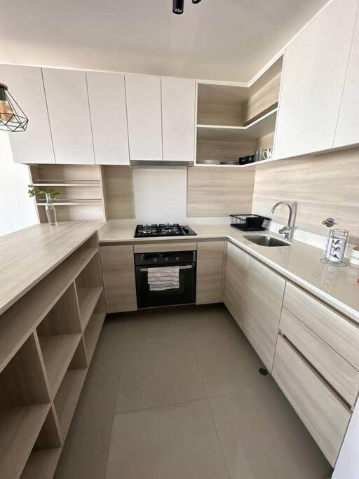 Home Cavero, Moderno Y Completo Departamento Ліма Екстер'єр фото